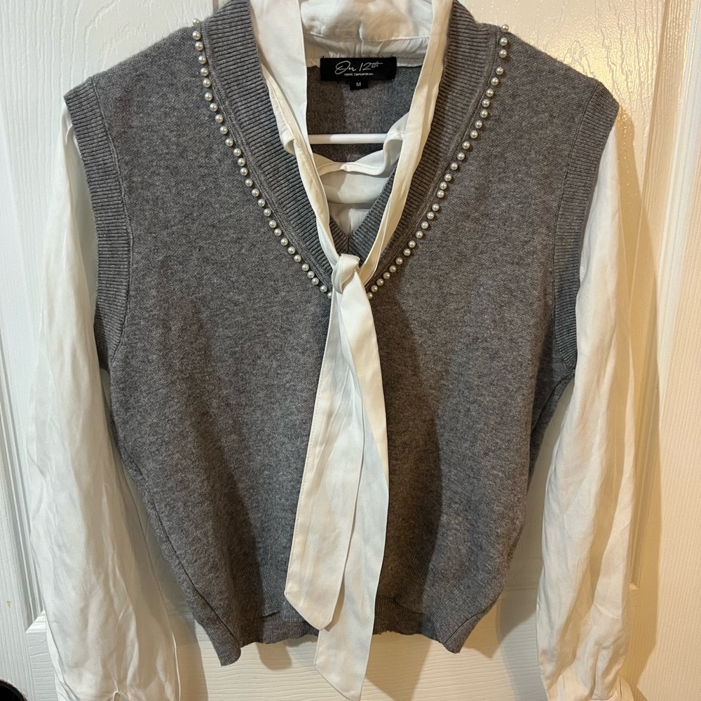 Eddie Bauer Gray V-Neck Pearl-Trim Sweater Vest